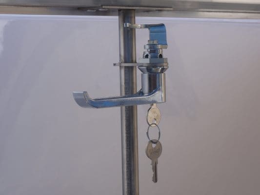 5 Osprzęt do wyłazu dachowego klamka z kluczykiem 2 533x400